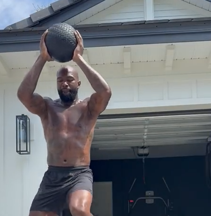 个点, 在下滑, 那么他有差 个点, 在下滑, 那么他有差